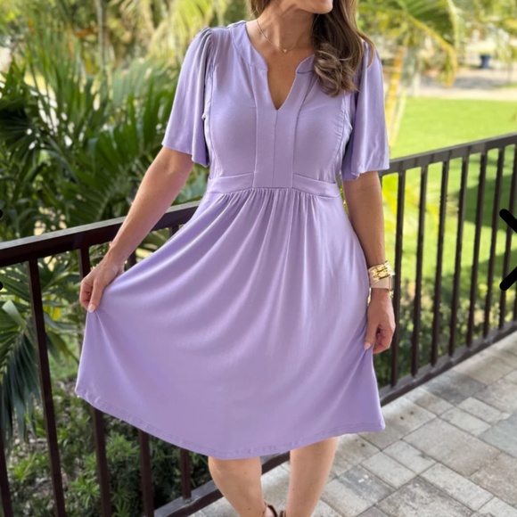 Nursing queen dress - Picture 1 of 5